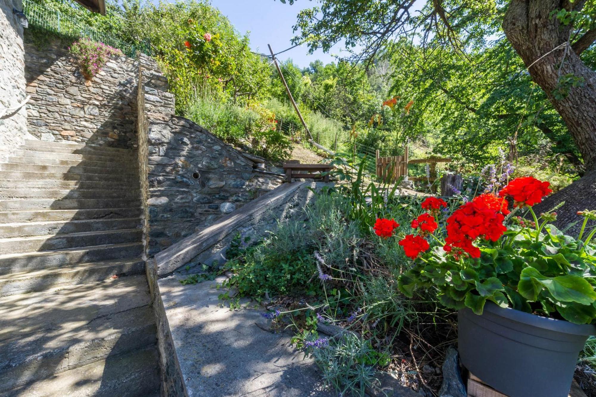 Appartement Il Nido Di Letizia à Châtillon Extérieur photo